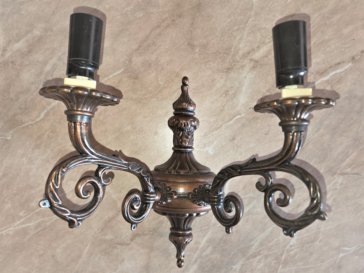 Задача - скрыть белый и черный пластик