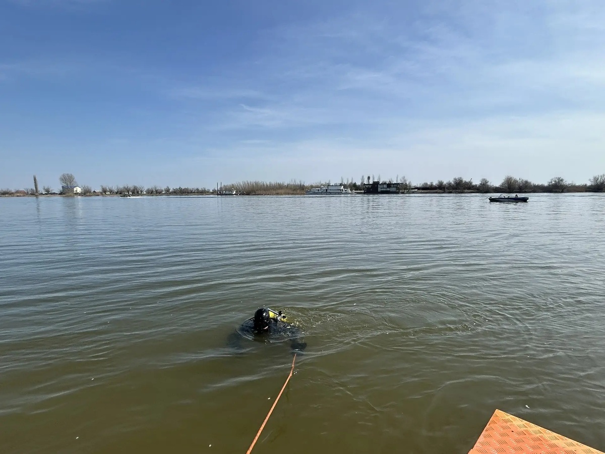 Водолазно-поисковые группы Астраханской и Икрянинской спасательных станций ГКУ "Волгоспас"