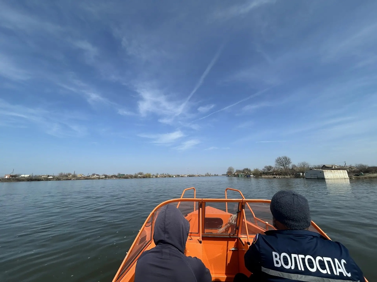 Водолазно-поисковые группы Астраханской и Икрянинской спасательных станций ГКУ "Волгоспас"