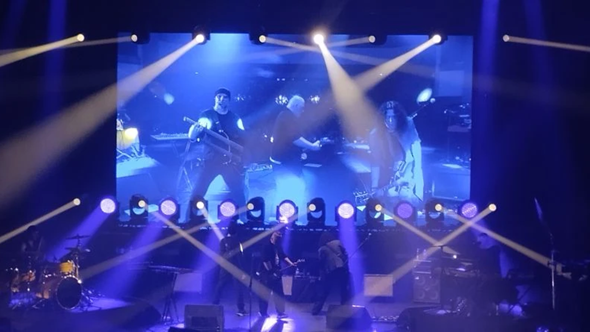 Фотография с концерта «Самойлов Вадим – Агата Кристи», 25 марта 2026 года. Сделана мной, автором канала «Техно Колибри», Дзен.