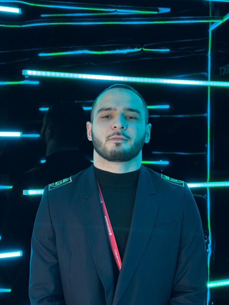 Адам Абдуразаков