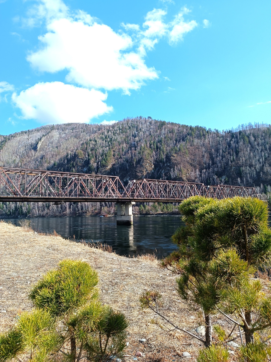 Мост был построен в конце 1970-х годов. Фото автора.