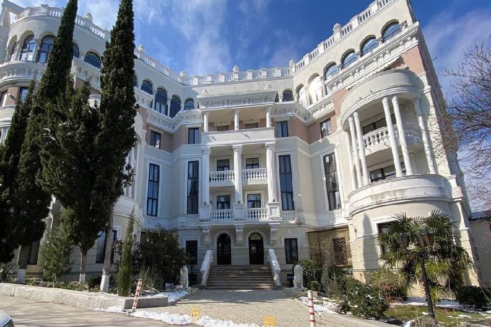    Квартира находится в слитном ЖК Александра ТИМОЩЕНКО