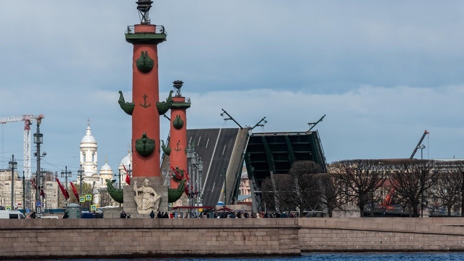    Биржевой мост Автор фото: Тихонов Михаил