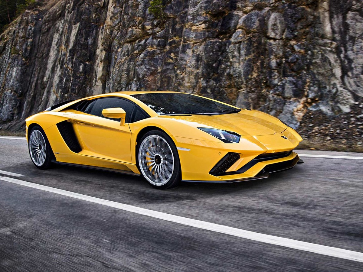    Lamborghini Aventador
