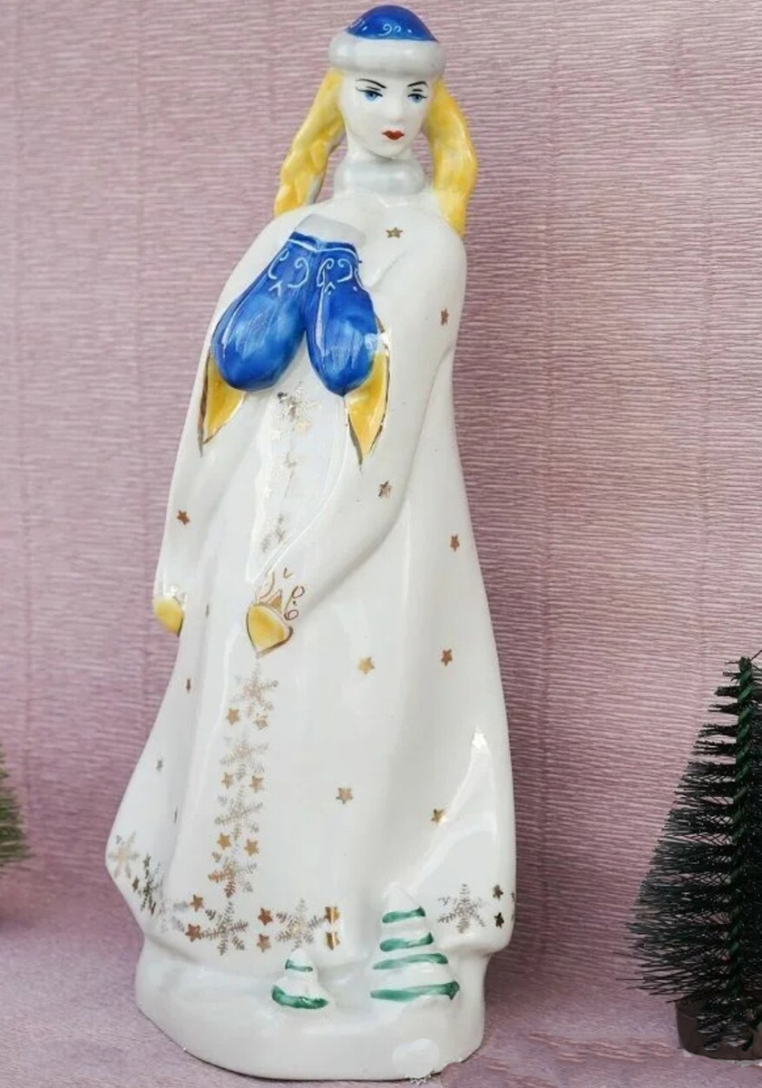 Снегурочка –скульптура Полонского завода фарфоровой керамики. Автор статуэтки -Владислав Щербина .
