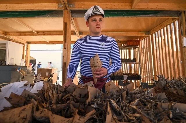    Когда начнут продавать корюшку в Петербурге в 2026 году?