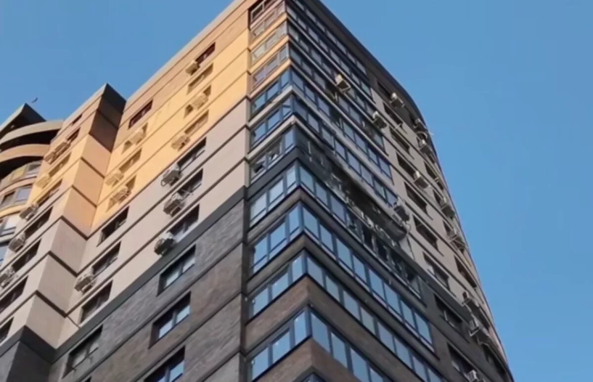    Оперштаб Кубани показал повреждения многоэтажного дома после атаки БПЛА