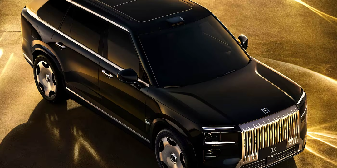 Zeekr 9X: 1400 сил, 3,1 до сотни и МАССОВЫЕ поломки в России. Что не так с «китайским rolls royce»?