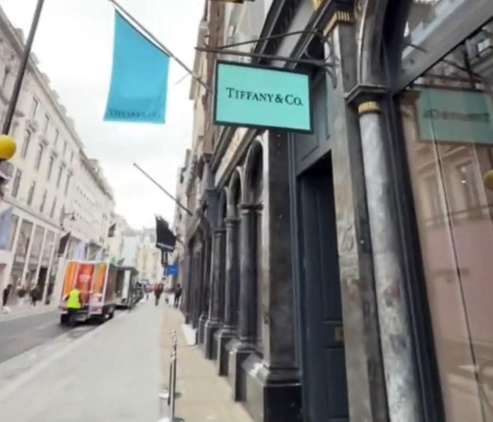 Девочки, девочки! Сегодня изумительный день😍! Вы посмотрите какую красоту мне муж на день рождения подарил. Ксения Баранова