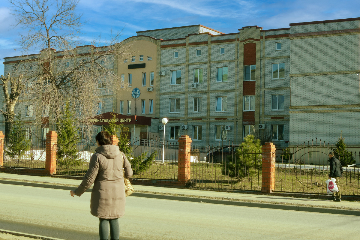 Улица Комсомольская в районе перинатального центра.