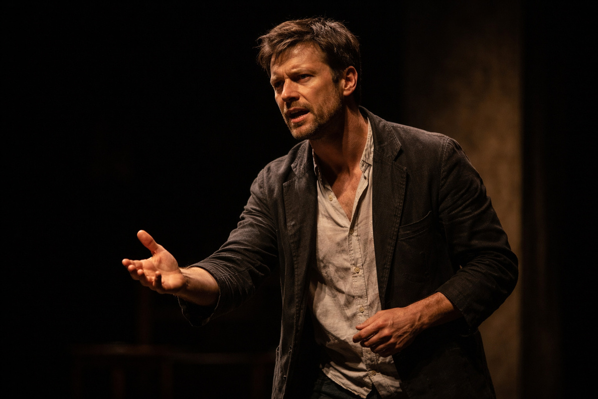 Афиша МХТ имени А. П. Чехова