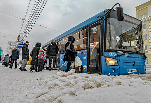В Твери оштрафовали контролеров, высадивших зимой инвалида из автобуса