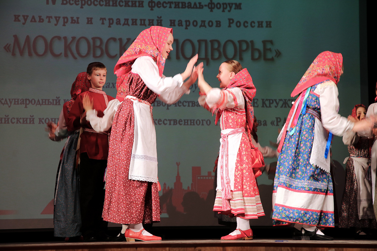 Всероссийский фестиваль‑форум культур и традиций народов России «Московское подворье». Фольклорный театр «Круглый год».