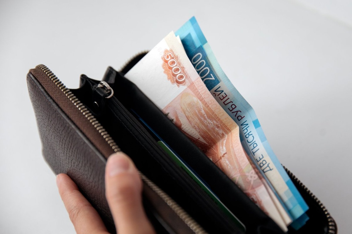    В Югре зарплаты в сфере производства товаров поднялись на 20 %