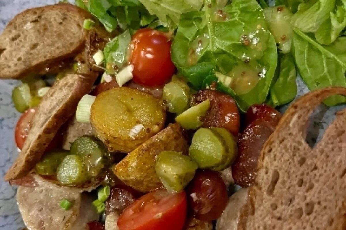    В Тольятти в ресторане нашли насекомых и испорченные продукты