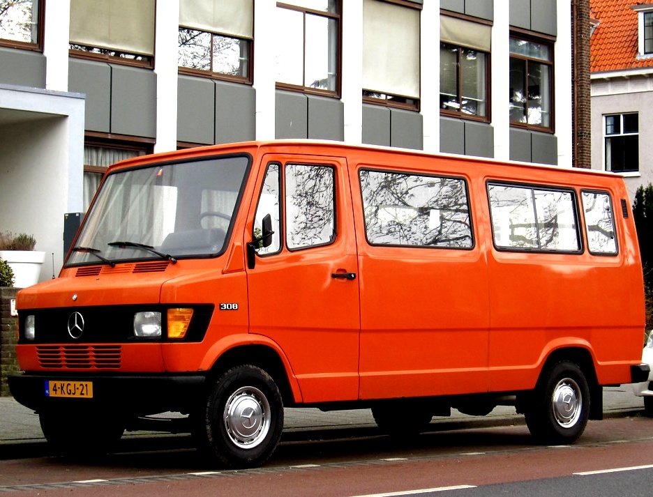 MERCEDES-BENZ T1 308. Один из самых первых серийных. 1977 г.в