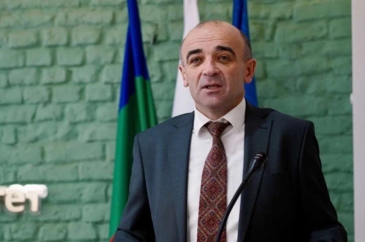    Таусолтан Узденов.