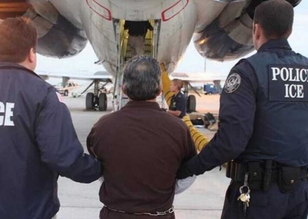    Число депортированных из США россиян резко возросло