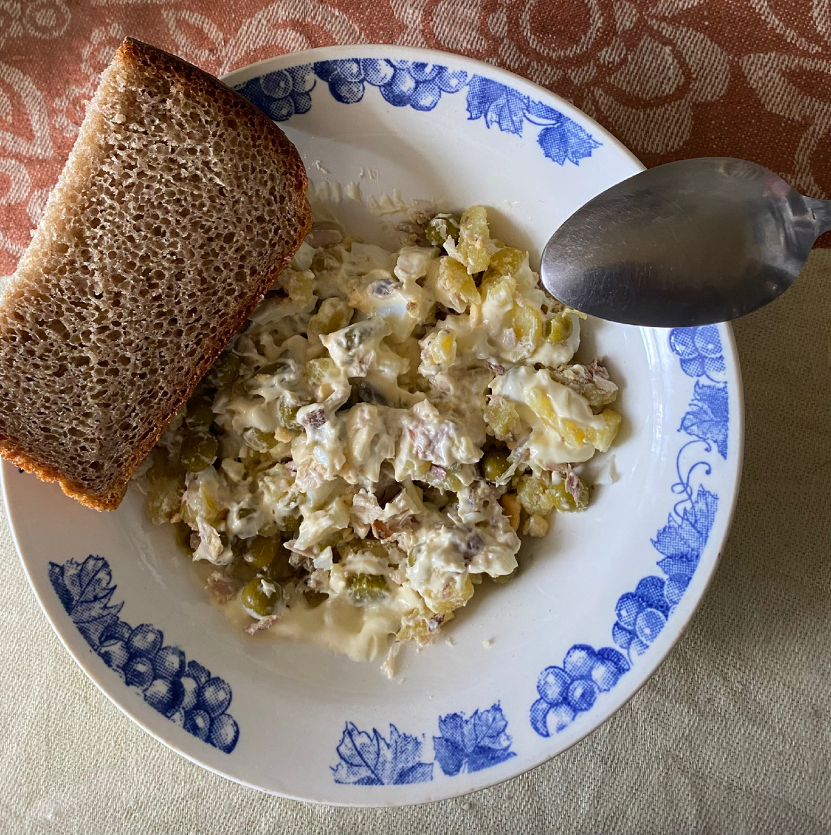 Это с майонезом 