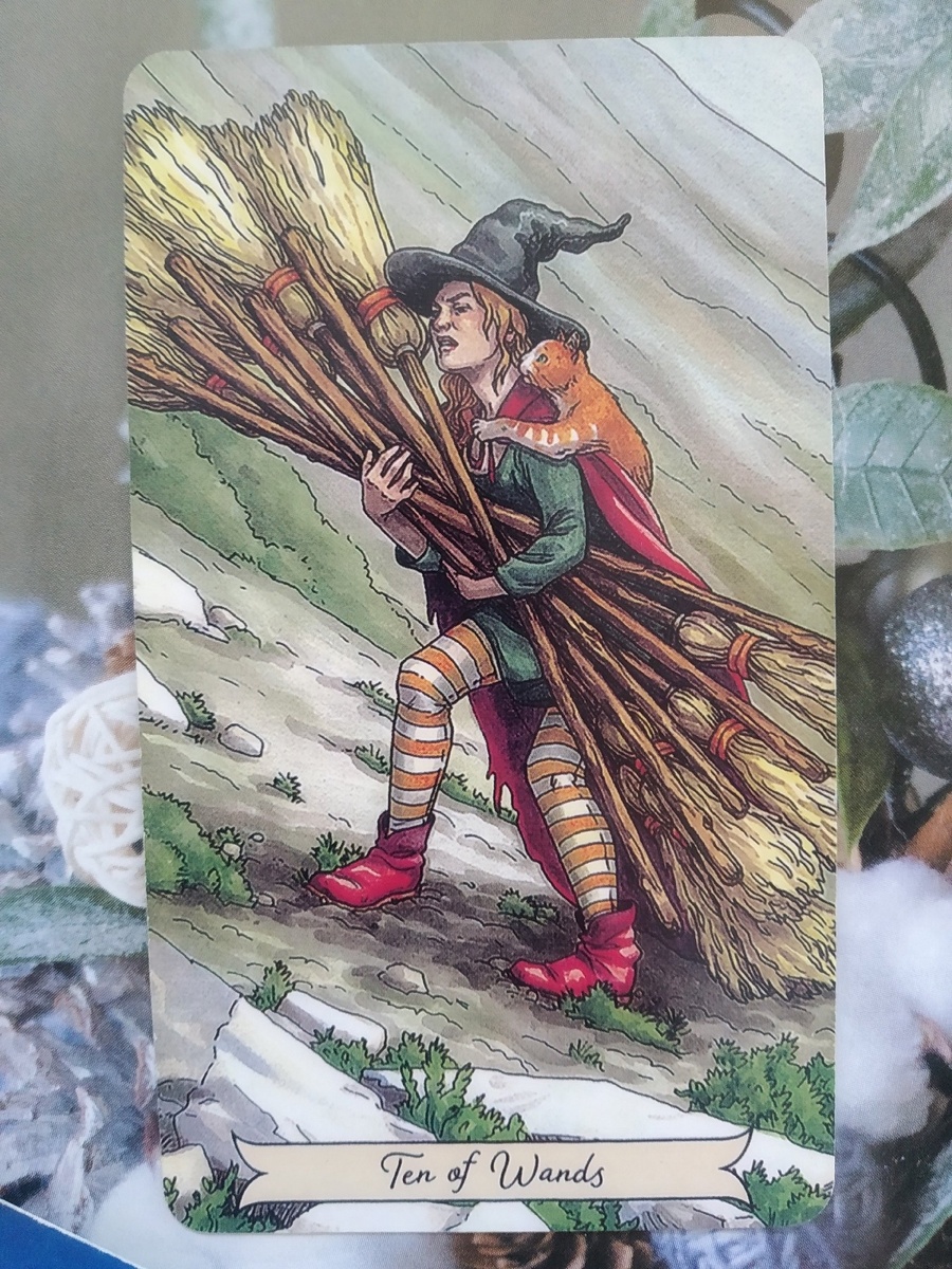 10 жезлов Таро Повседневной Ведьмы