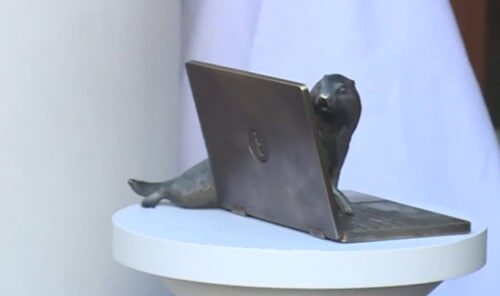     Новый бронзовый суслик появился в центре Красноярка