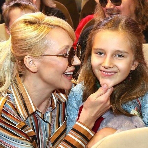 Кристина Орбакайте с дочерью. Фото: ВокругТВ