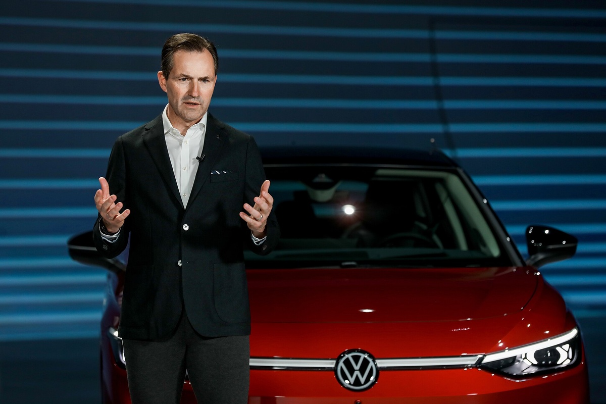 Томас Шефер и VW ID.7. Источник: wikipedia