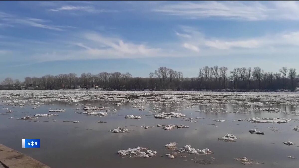    В Уфе на реке Белой начался ледоход