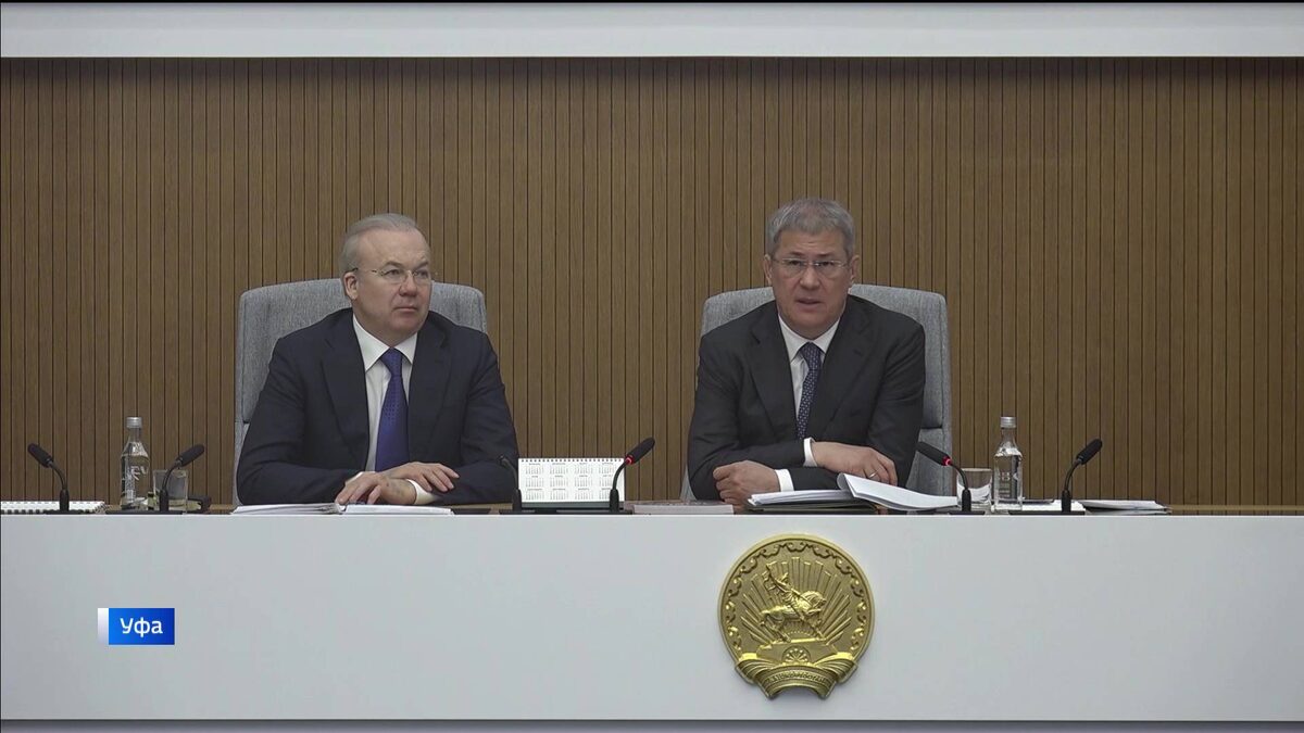    Глава Башкортостана поручил как можно быстрее очистить регион от скопившейся за зиму грязи