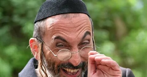 Вопрос, почему, в общем, к евреям во всем мире относятся с подозрением. Сейчас, это особенно актуально.