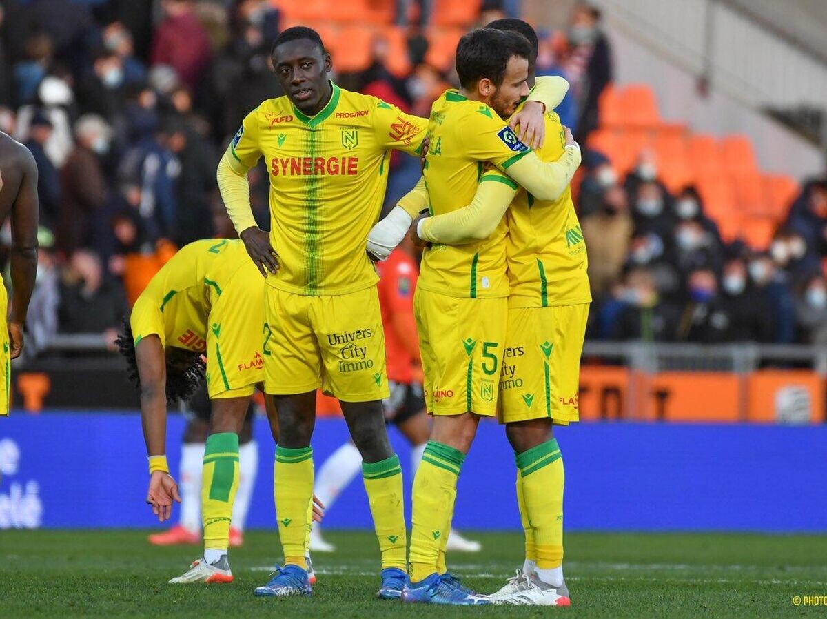    Футболисты "Нанта" | © Twitter