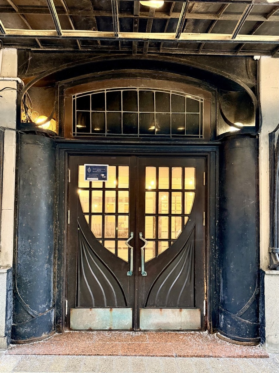 Дом Нирнзее. Большой Гнездниковский пер. 10. 1913, архитектор Э.Р.Нирнзее
