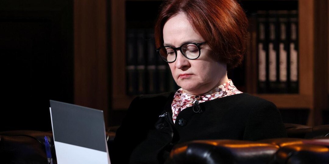 Центробанк просит не «плакать» о «потерянном ВВП» и крахе промышленности: главное — инфляцию остановить