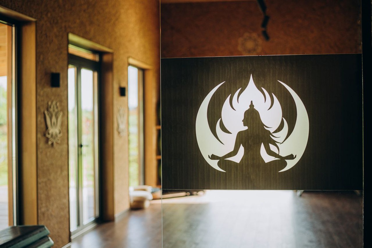 Зал для практик в Шавасане