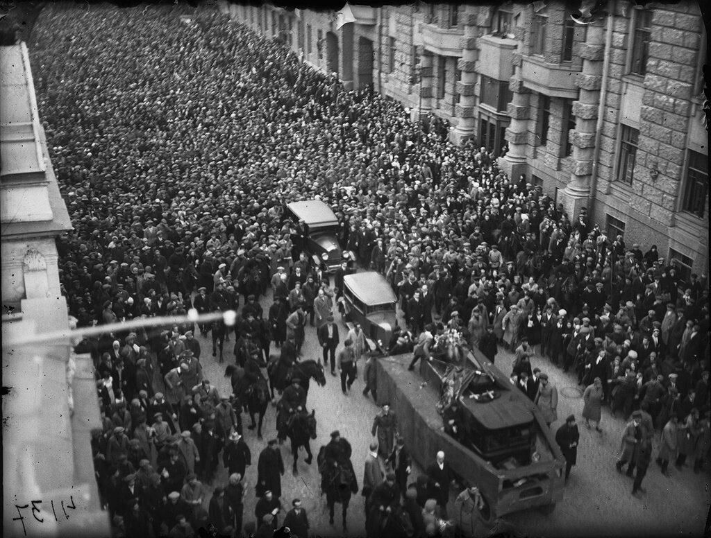 Прощание с Маяковским, 17.04.1930