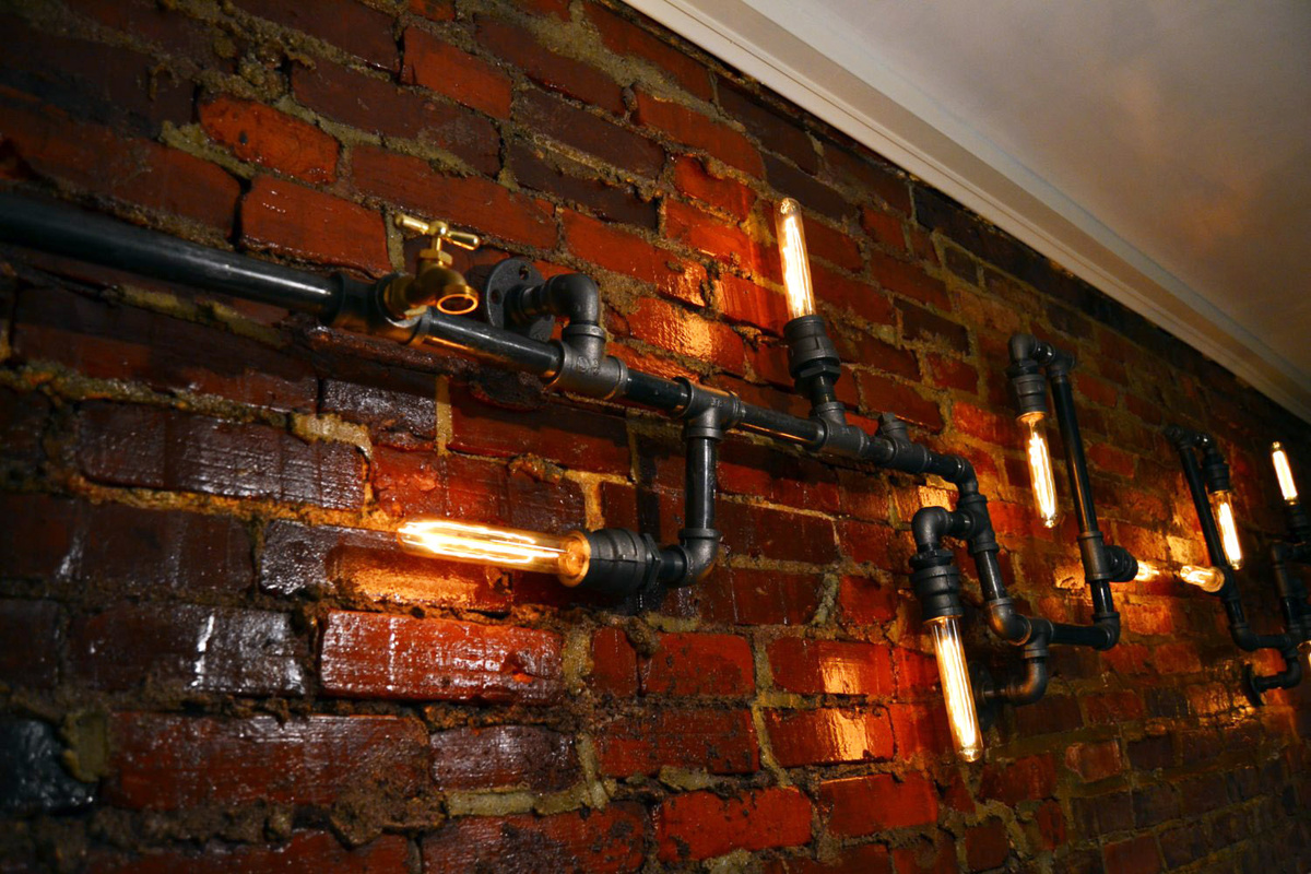 Металлический светильник — как он меняет настроение комнаты