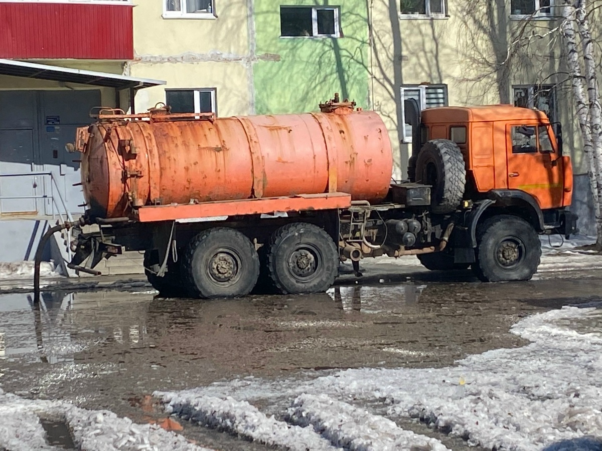    В Нефтеюганске прокуратура организовала проверку после информации о затоплении улиц