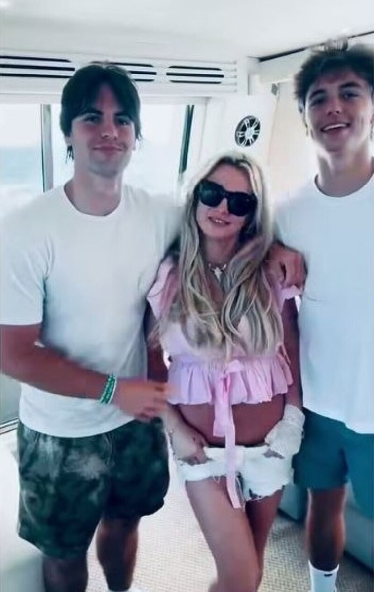     Шон, Бритни и Джейдан