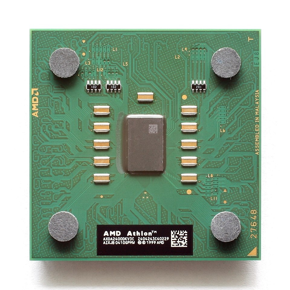 Процессор AMD Athlon XP 2400+. Изображение: Konstantin Lanzet, CC BY-SA 3.0, commons.wikimedia.org