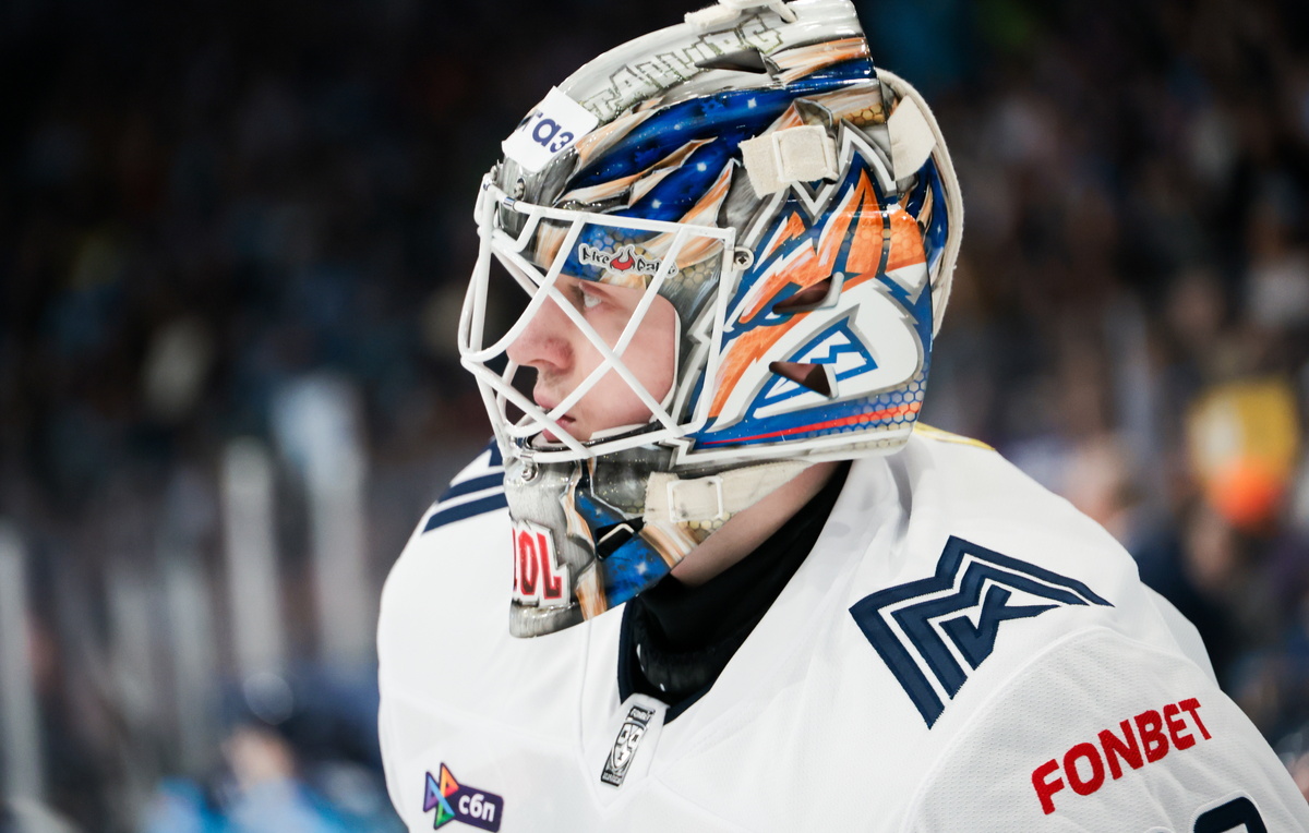    Вратарь "Металлурга" Александр Смолин  Кирилл Кухмарь/ТАСС