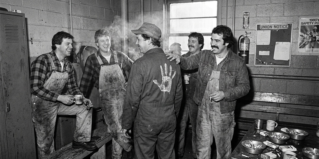 «А у вас спина белая!»: как мы разыгрывали друг друга 1 апреля в эпоху до интернета