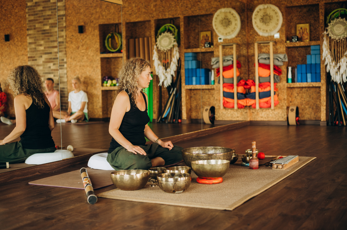 Юлия Беллавита в зале для практик