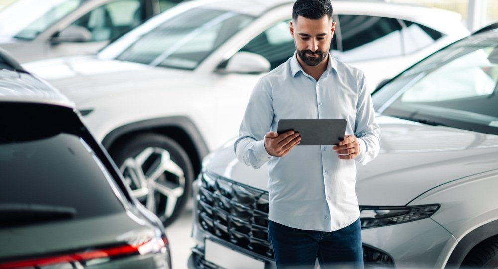 «Авито Авто»: в России вырос интерес к автомобилям из дорогих сегментов