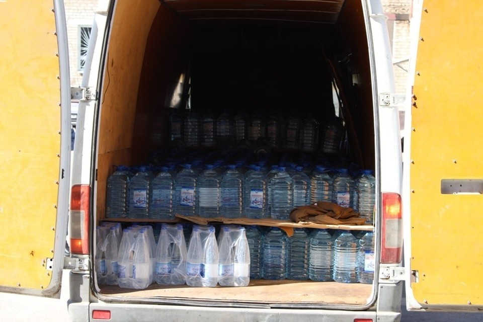    В Горловку из Кузбасса доставили более 12 тысяч литров питьевой воды. Фото: ТГ/Приходько
