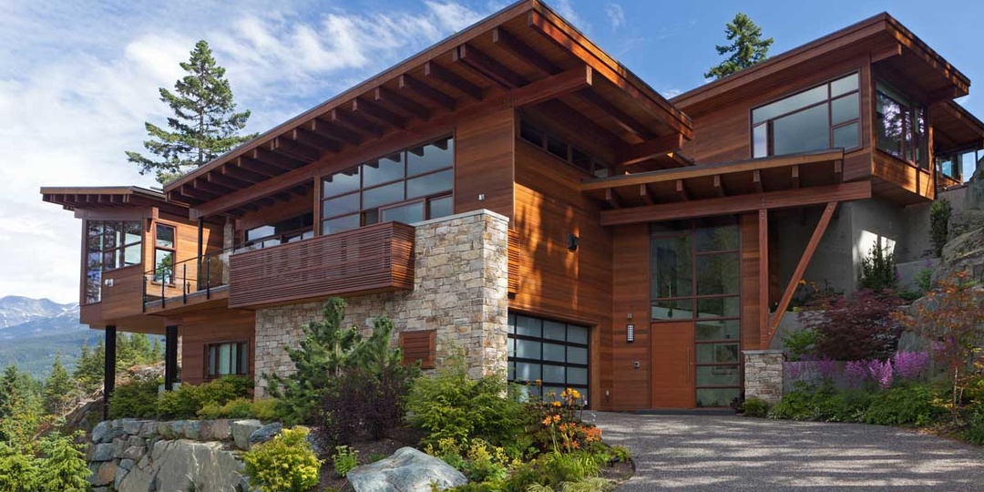 Дом двадцать первого века и ещё 3 дома в обзоре по понедельникам