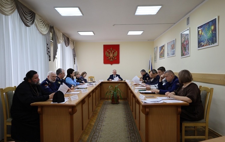    Фото сайта администрации Новошахтинска Редактор