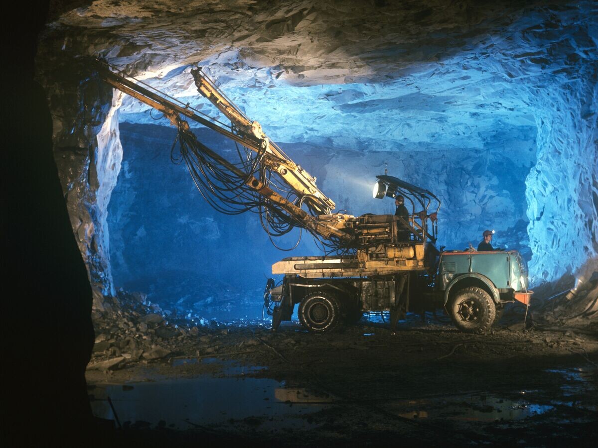    Добыча медной руды в шахте© Sputnik / Иосиф Будневич