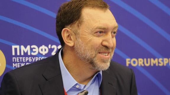 Россиян разозлило предложение миллиардера ввести 12-ти часовой рабочий день и оставить лишь один выходной