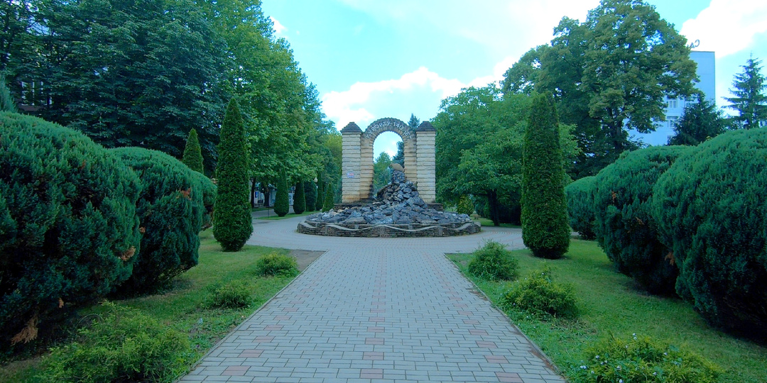 Курортный парк Горячего Ключа: прогулка между эпохами — от природы к легендам